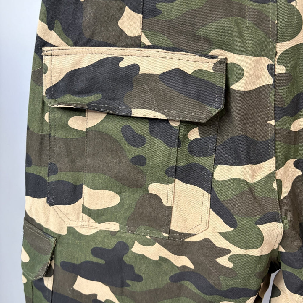MIXED EMOTION Green Camouflage Embroidered Cargo Shorts — detail