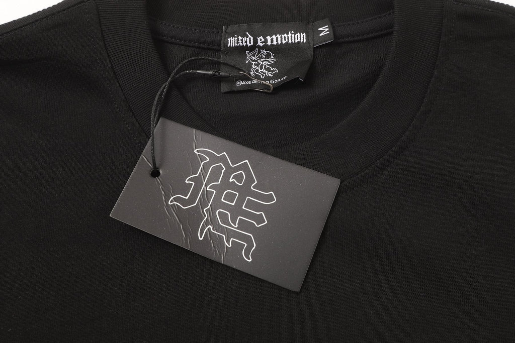 MIXED EMOTION Love or Hate Cupid Graphic T-Shirt — hang_tag