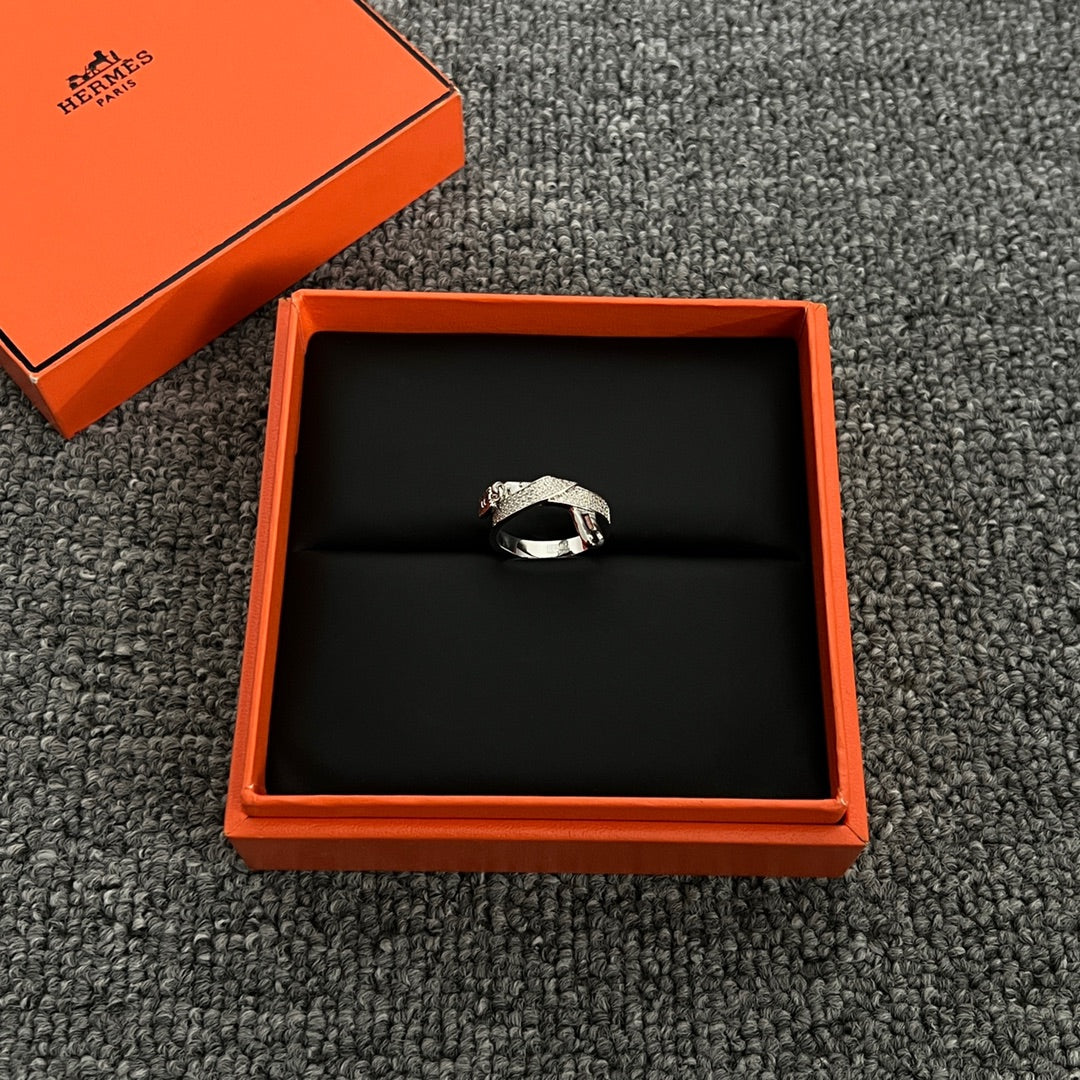 Hermes Kelly Gavroche Diamonds 18K Gold Ring