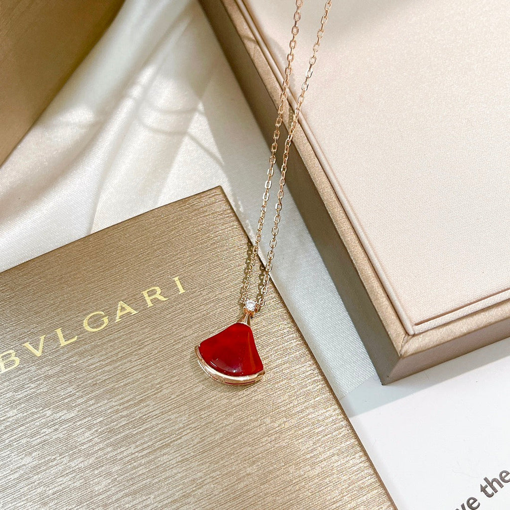 Bvlgari BVLGARI Dream Carnelian 18K Gold Necklace