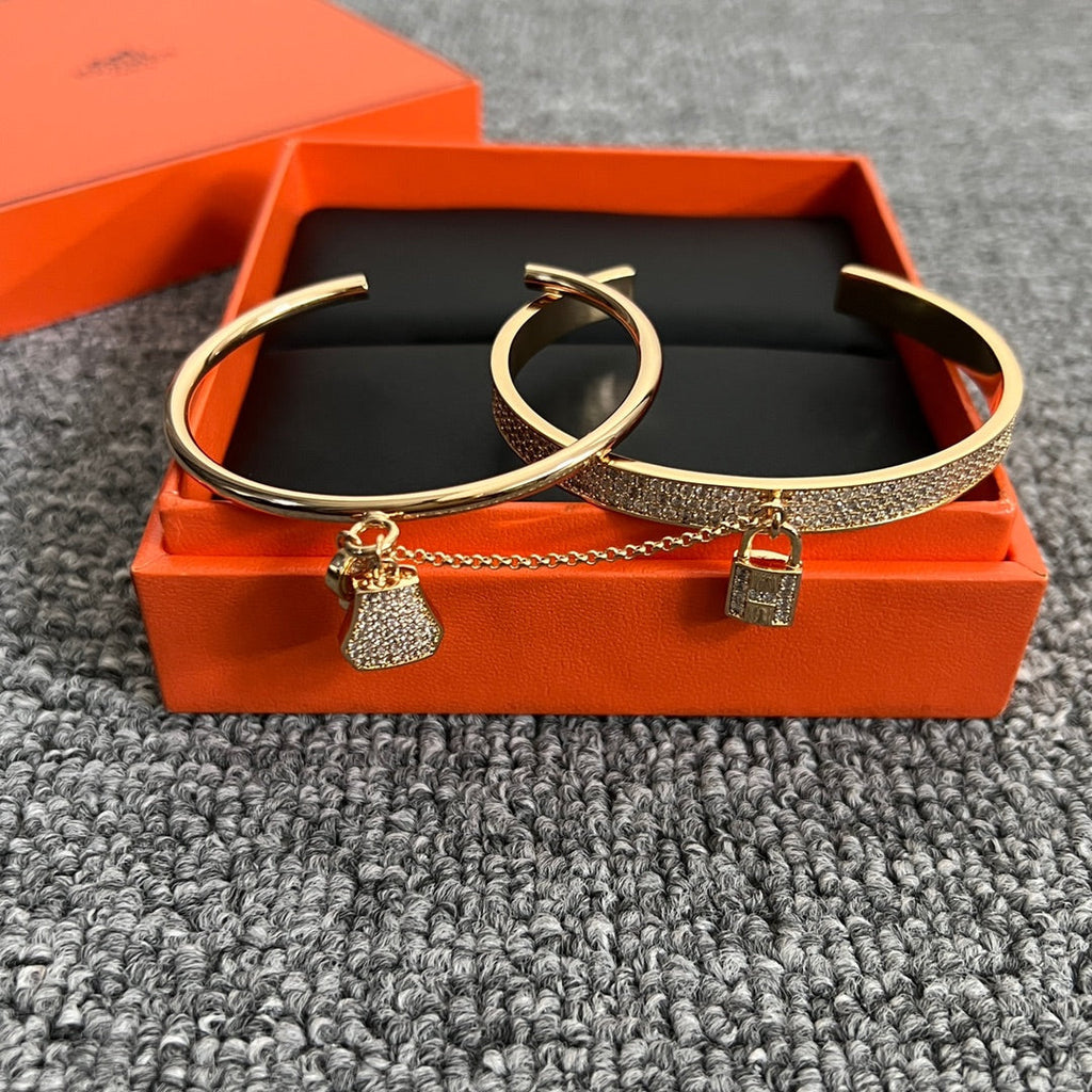 Hermes Kelly Clochette Diamonds 18K Gold Bracelet