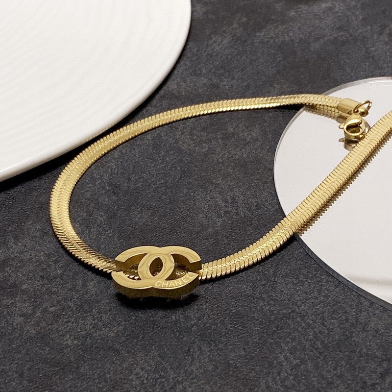 Chanel Gold Choker 18K Gold Necklace