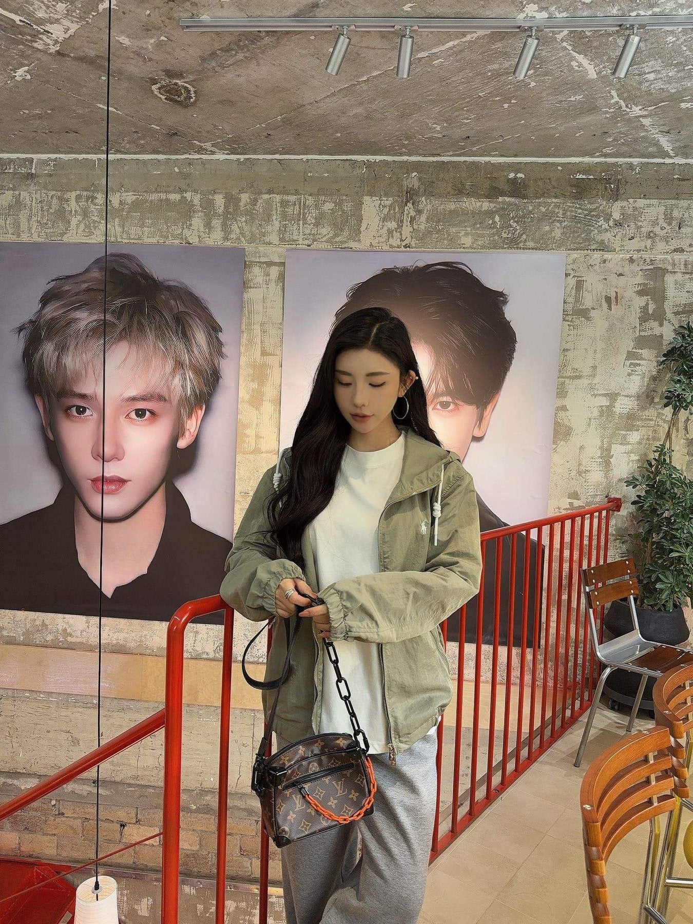 Test2-Ralph Lauren Embroidered Pony Hooded Jacket — model